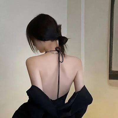 汉娜·盖茨比：道格拉斯